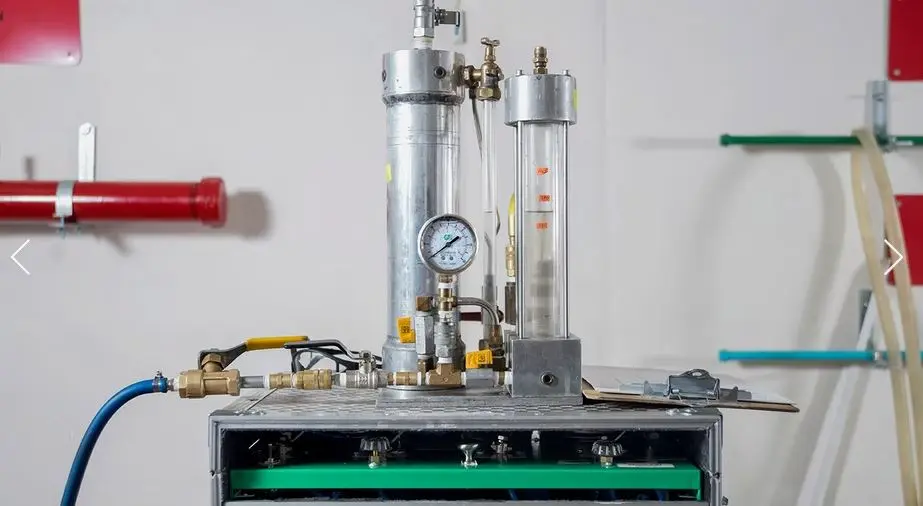 quipo utilizado por ECOQUIHER para pruebas de hermeticidad en tanques de gasolina.
